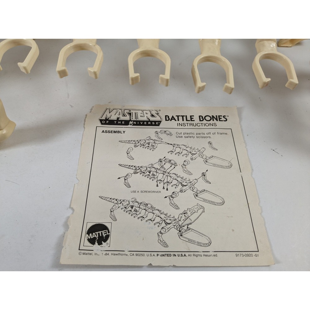 MOTU Vintage He-Man 1984 BATTLE BONES Action Figure Carrier Masters of universe - Picture 3 of 14